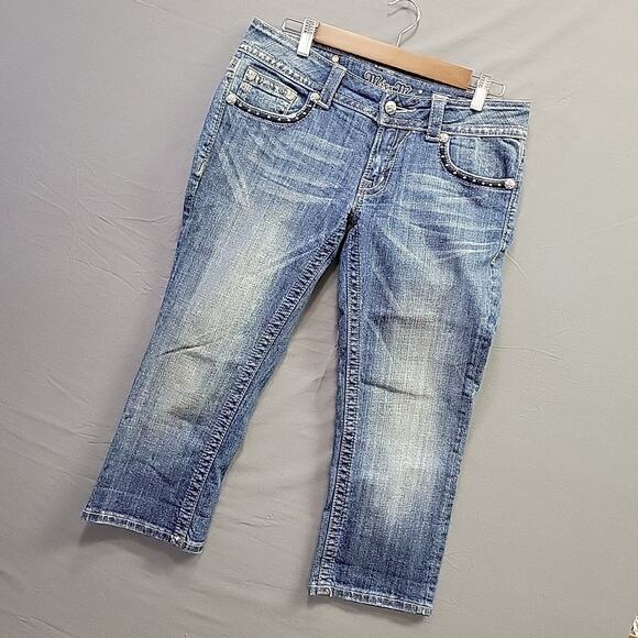 miss me jeans 29 JW5824P Cuffed Capri Embellished 21"Inseam Sparkling Butt Blue - Picture 1 of 11